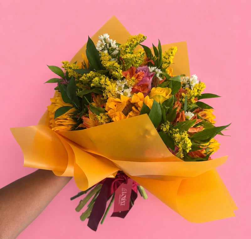 Bouquet Primaveral Yellow Alstroemeria and Solidago Bouquet